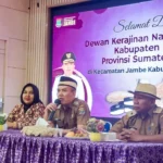 Rombongan Dekranasda Kabupaten Solok saat mengunjungi Kecamatan Jambe untuk studi banding kerajinan lokal.