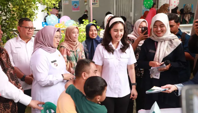 Wakil Bupati Tangerang Intan Nurul Hikmah dampingi Wamen BKKBN dalam program MBG